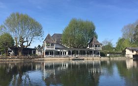 Hotel Restaurant Pavillon Bleu